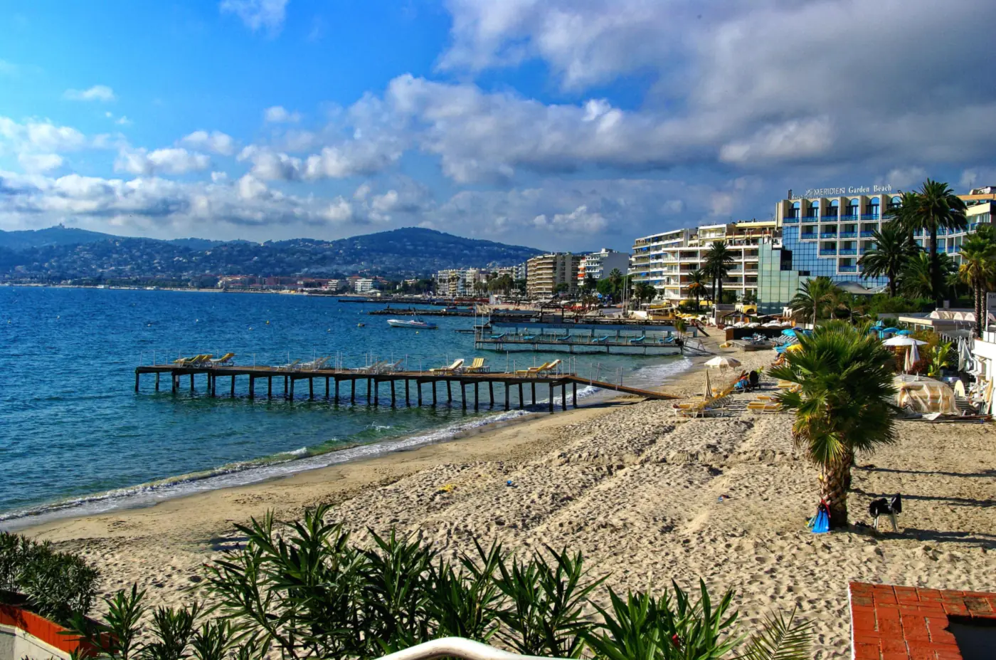 The beach and jetties of Juan-les-Pins